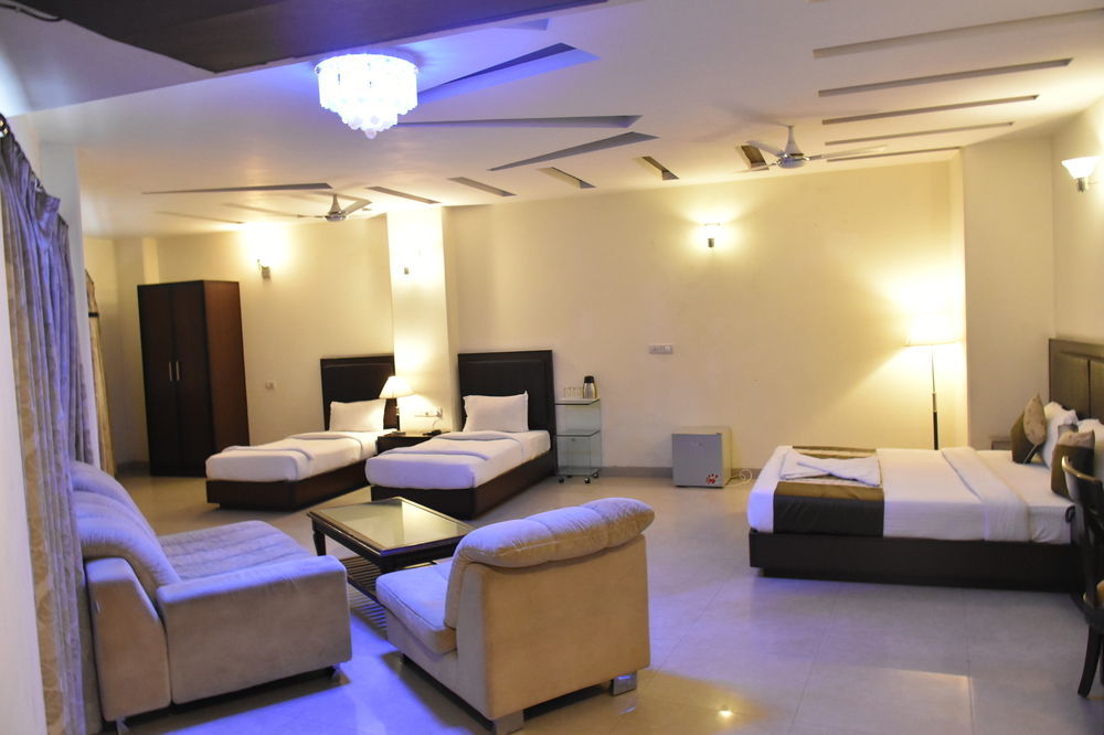 Hotel Alpine Tree Nowe Delhi Zewnętrze zdjęcie