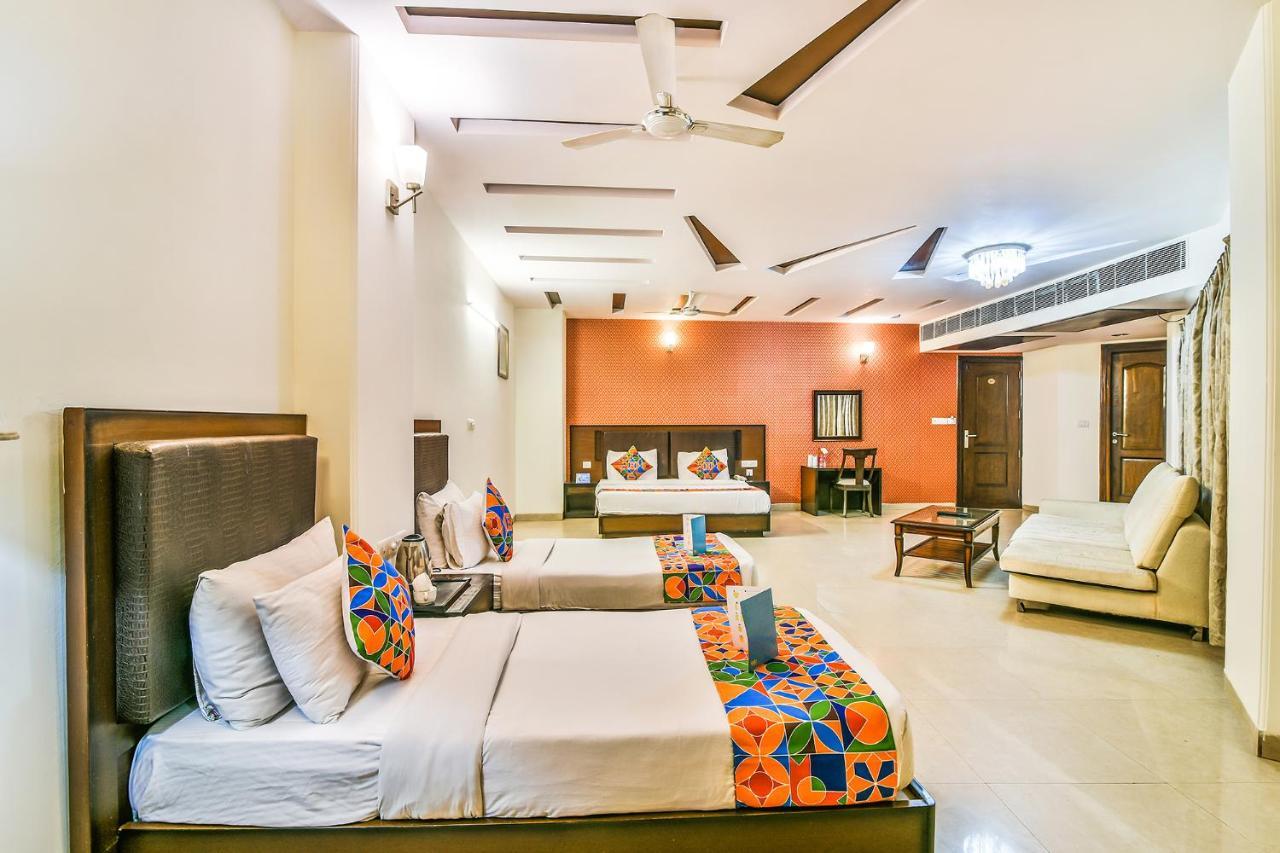 Hotel Alpine Tree Nowe Delhi Zewnętrze zdjęcie