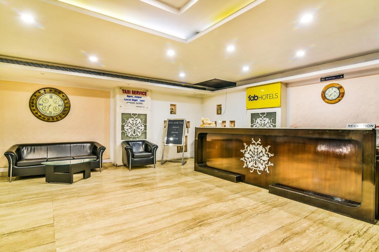 Hotel Alpine Tree Nowe Delhi Zewnętrze zdjęcie