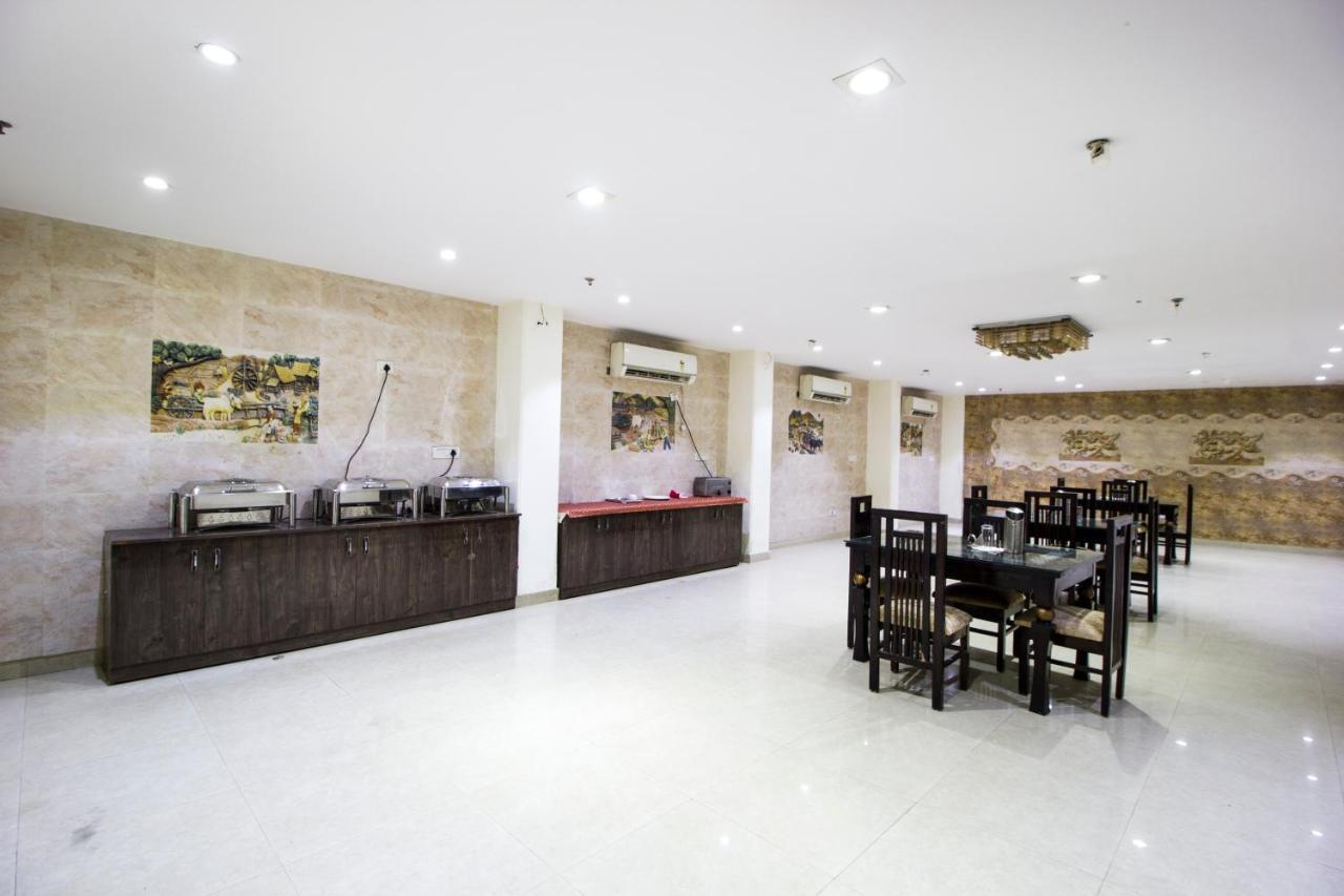 Hotel Alpine Tree Nowe Delhi Zewnętrze zdjęcie